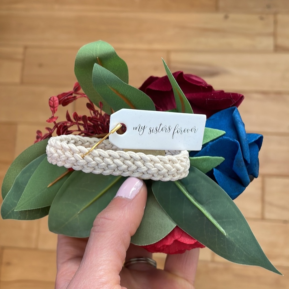 2 Ling’s Moment corsages - Picture 4 of 5